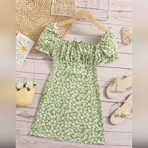 SHEIN Girls Allover Floral Ruched Bust Puff Sleeve Dress